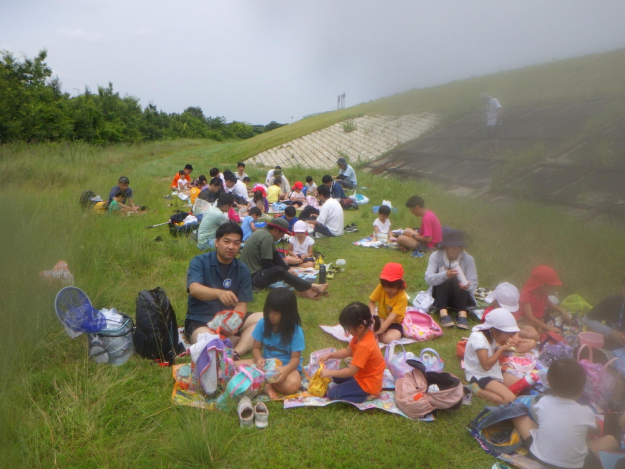 年長　矢作川　川遊び園外保育（2/2）