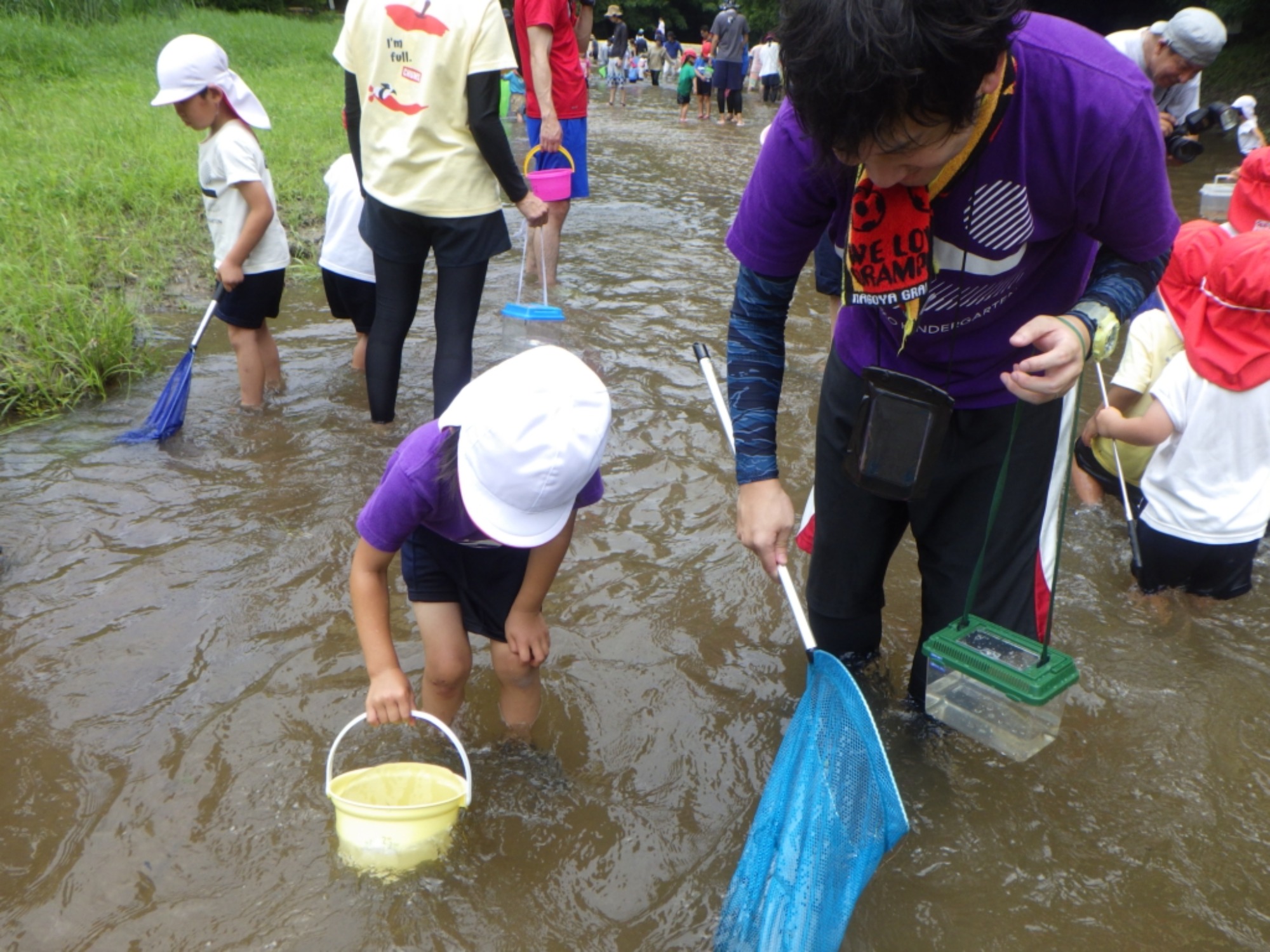 年中　川遊び園外保育（1/2）