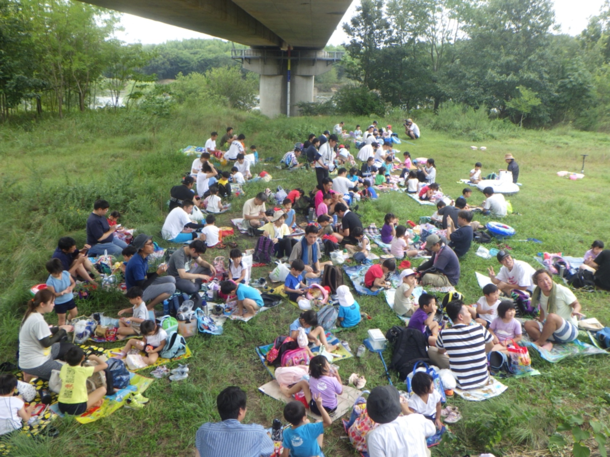 9/3　年長　矢作川　川遊び園外保育（2/2）