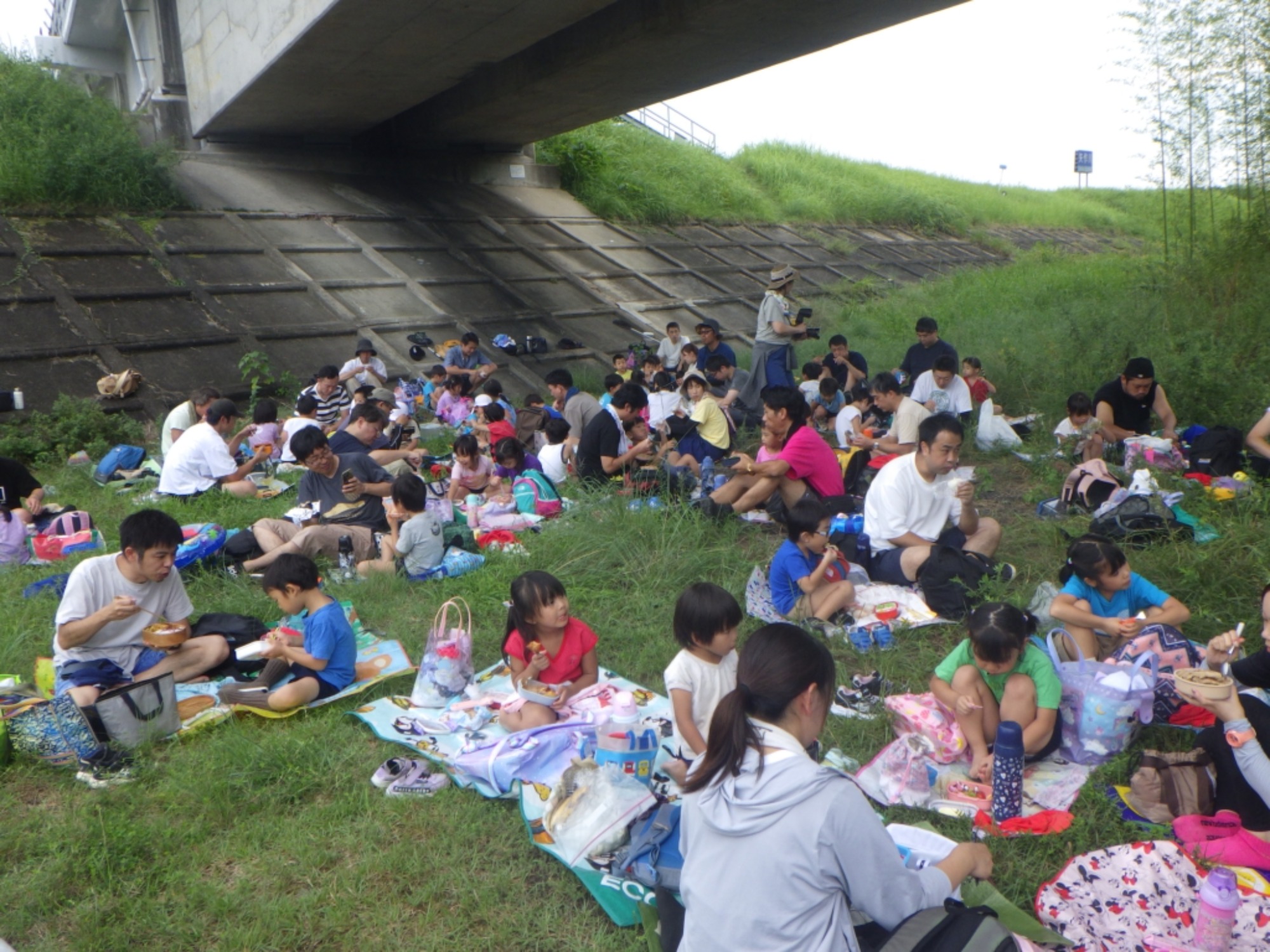 9/3　年長　矢作川　川遊び園外保育（2/2）