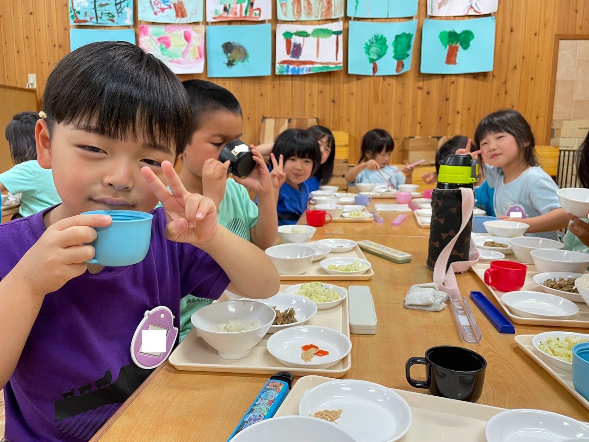 年中クラスパーティー　年長お茶づくり