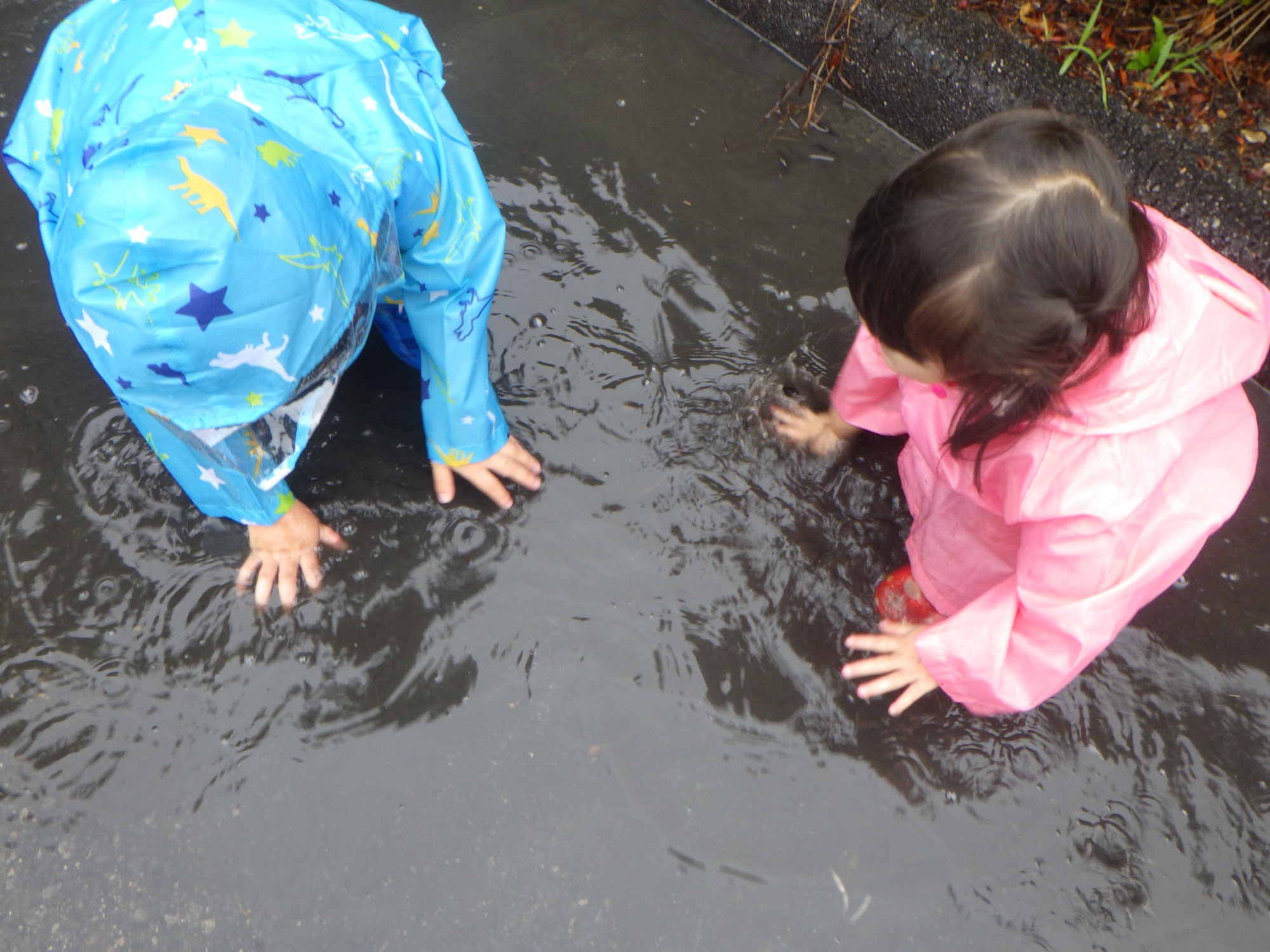 雨は外で遊べない？