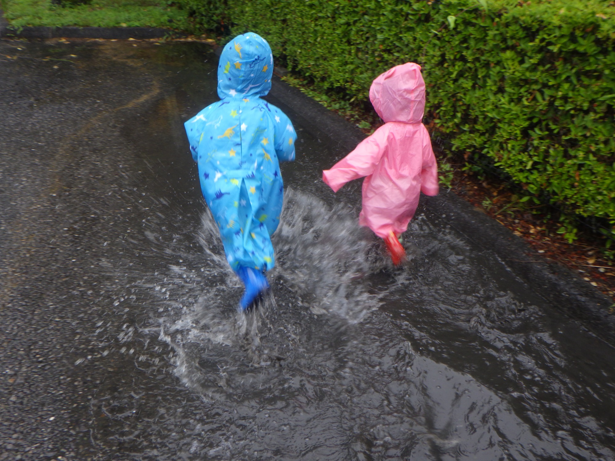 雨は外で遊べない？