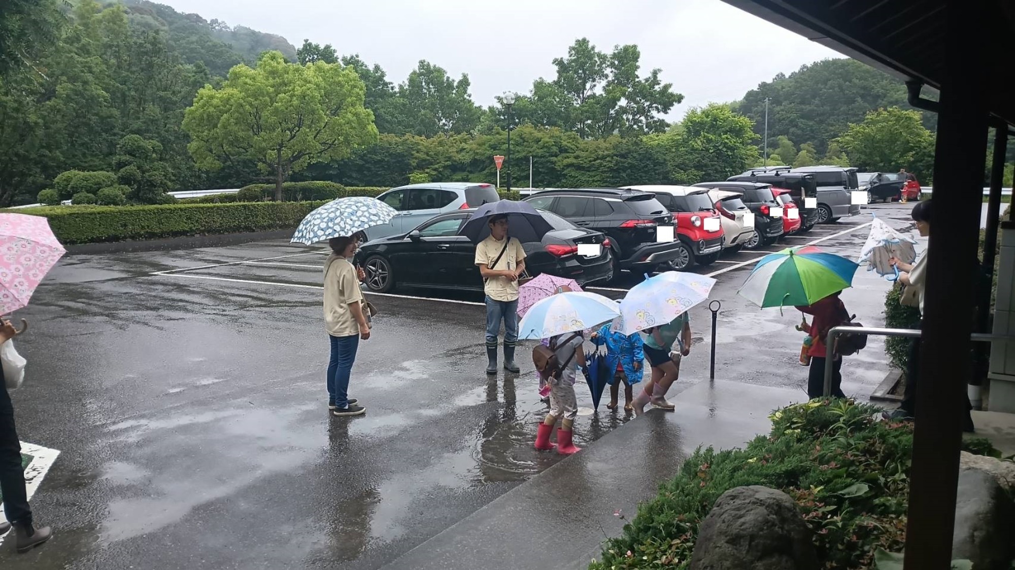 雨は外で遊べない？