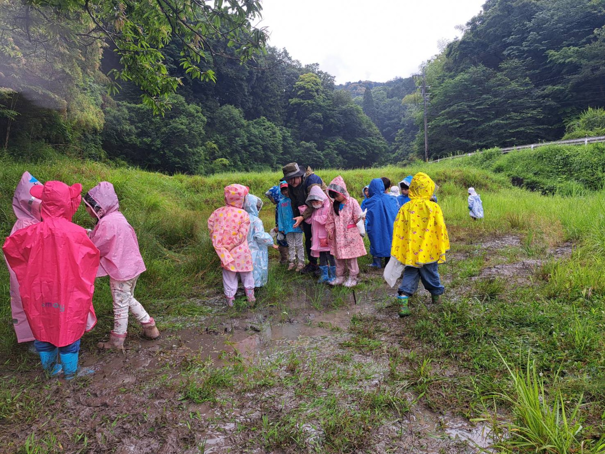 雨は外で遊べない？
