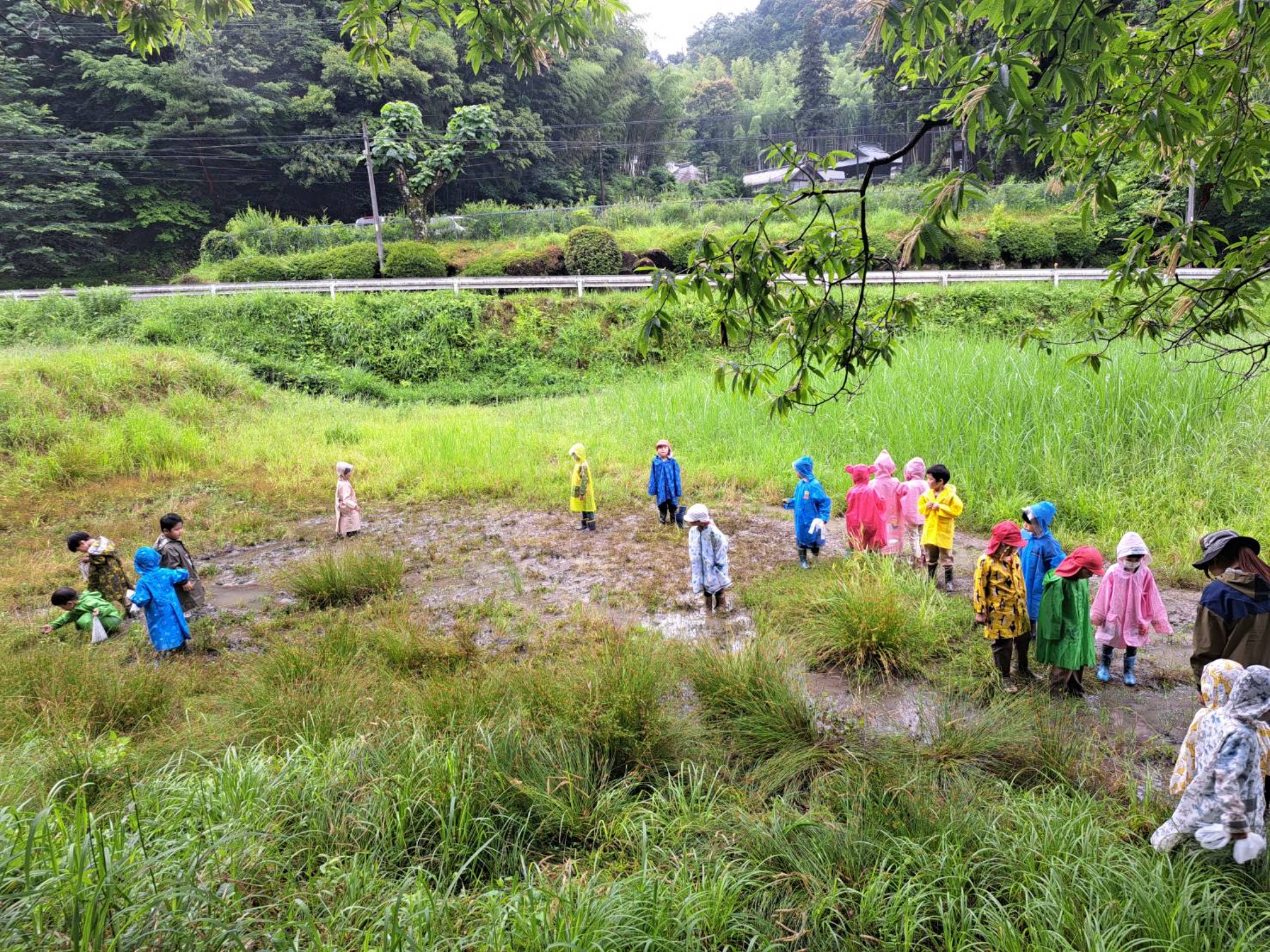 雨は外で遊べない？
