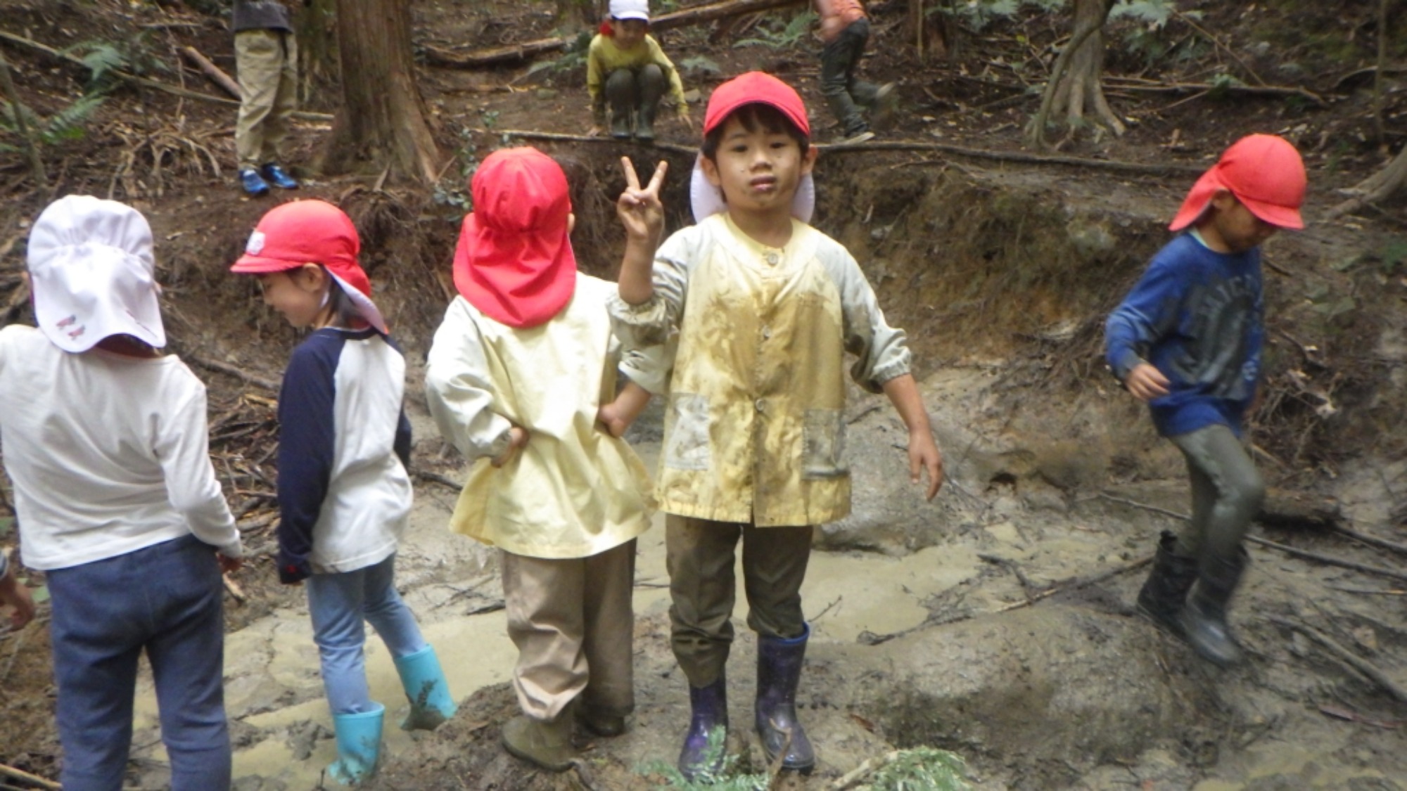 【年長】村積山　イノシシ沼　園外保育（1/4）