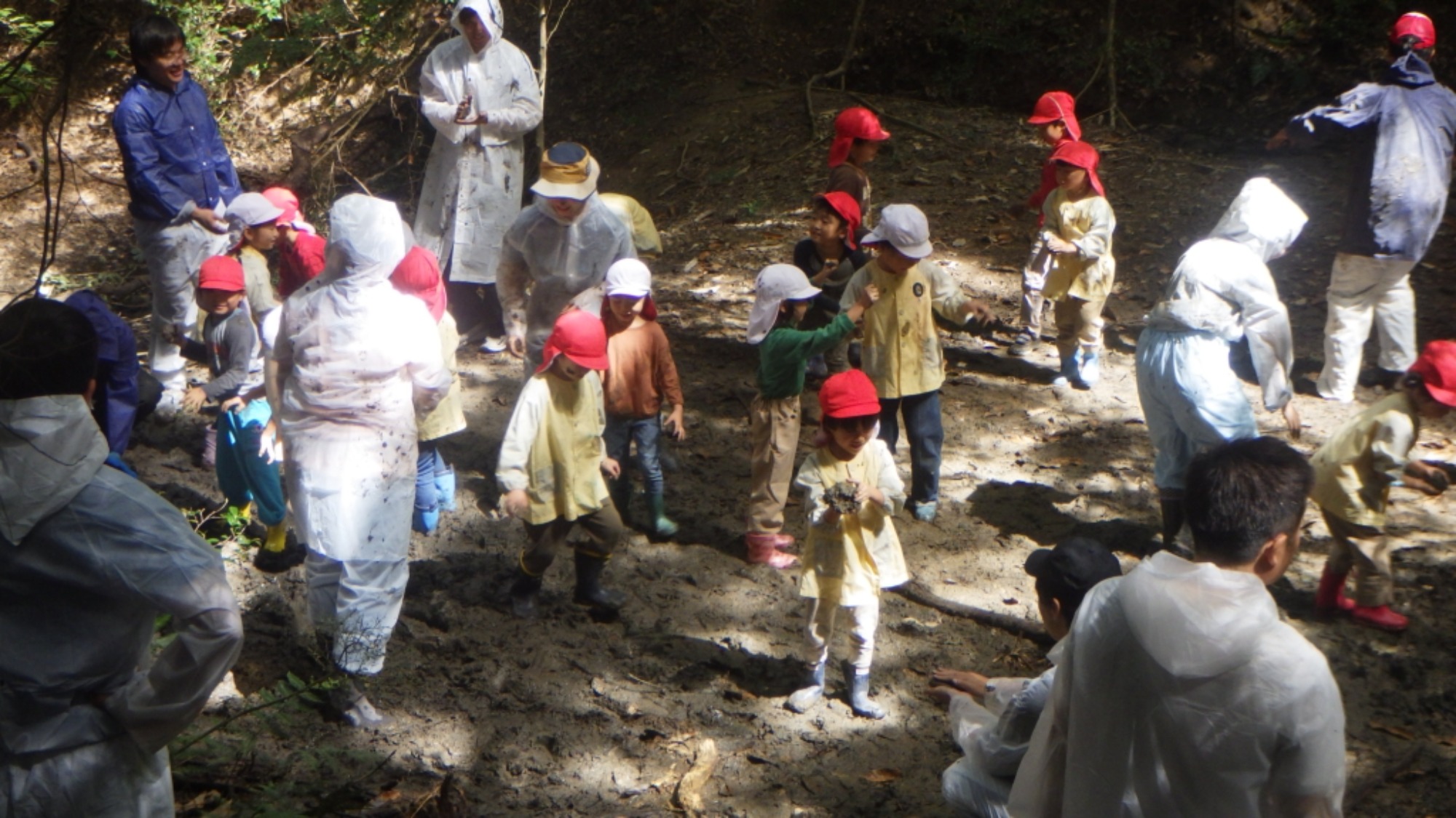 【年長】村積山　イノシシ沼　園外保育（1/4）