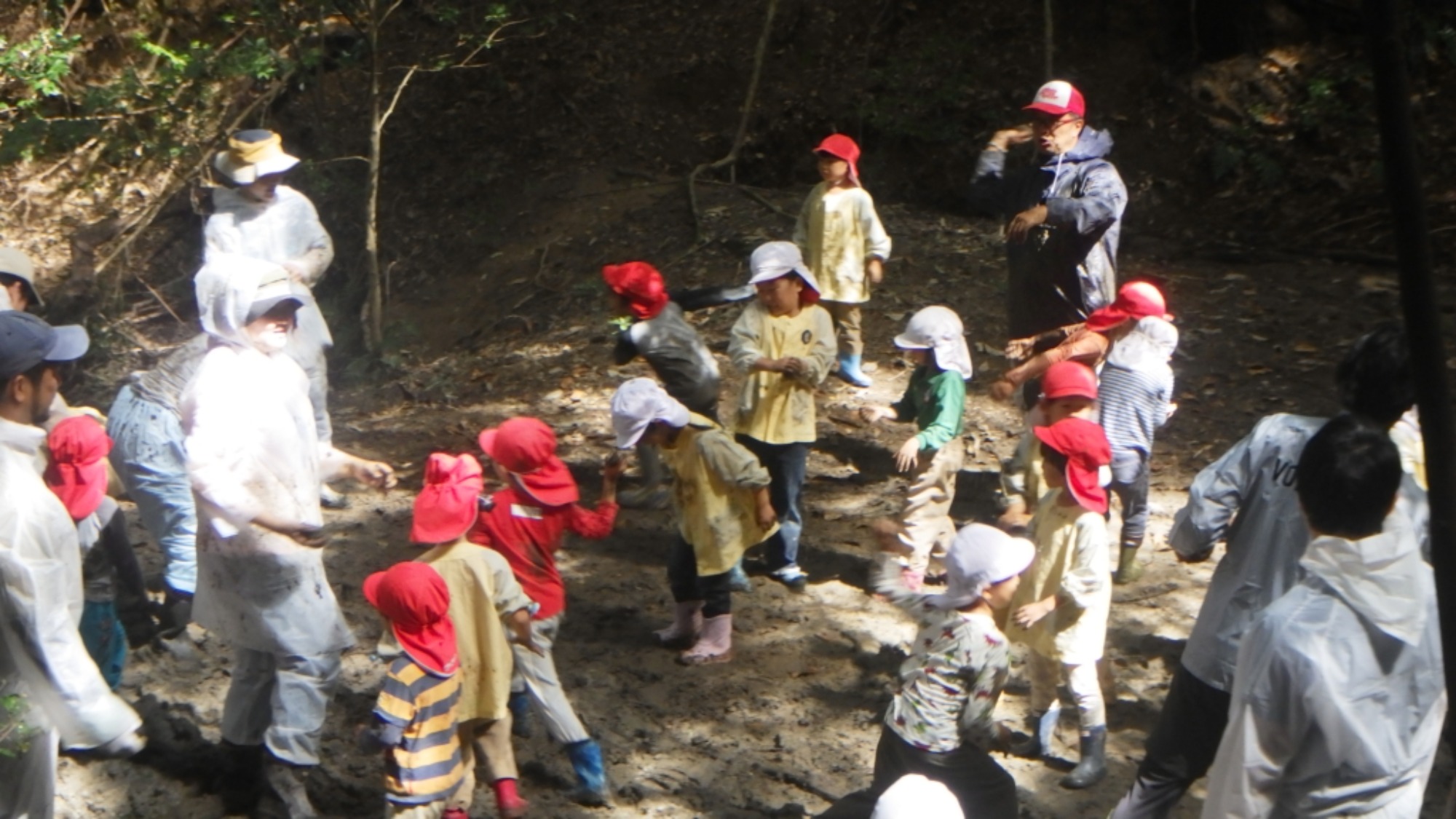 【年長】村積山　イノシシ沼　園外保育（1/4）