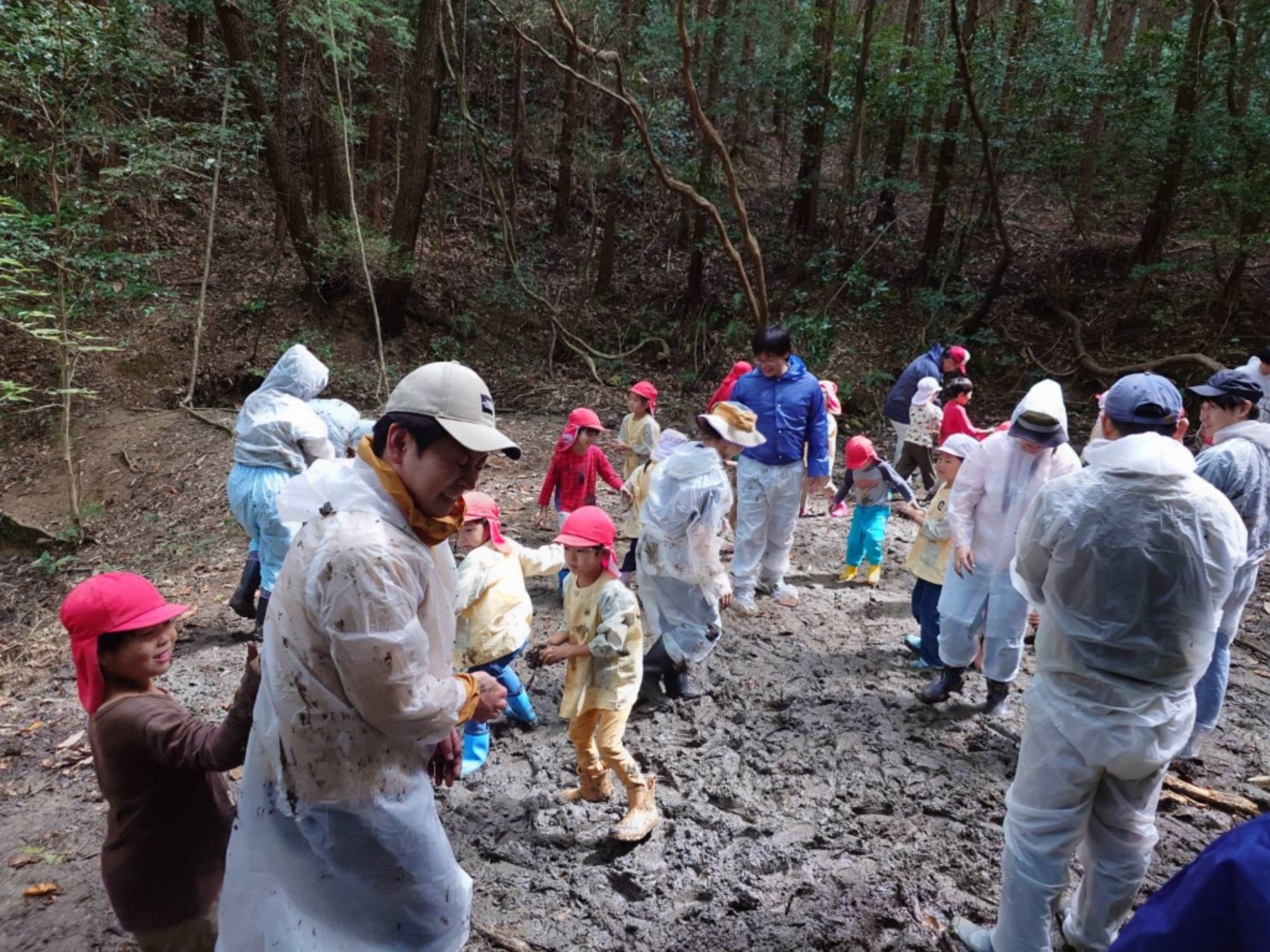 【年長】村積山　イノシシ沼　園外保育（2/4）