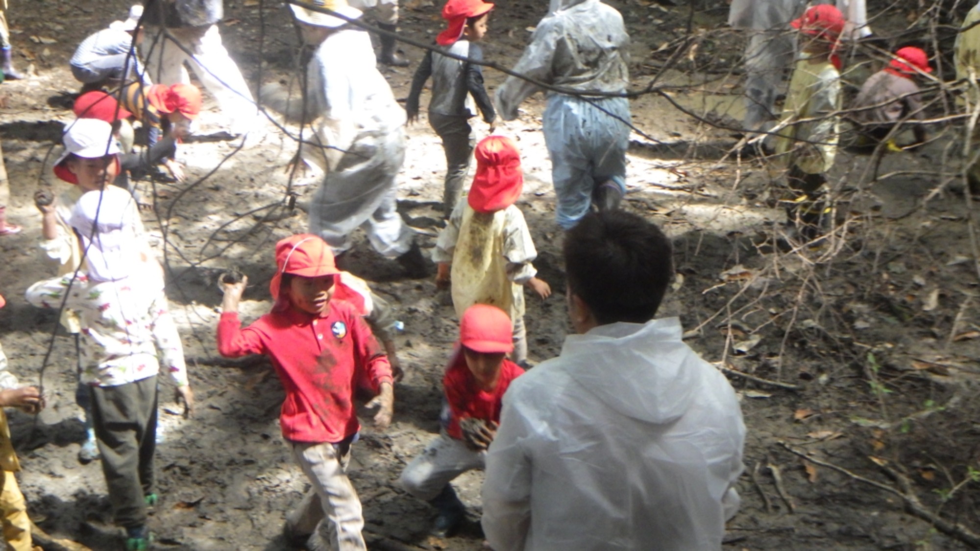 【年長】村積山　イノシシ沼　園外保育（2/4）