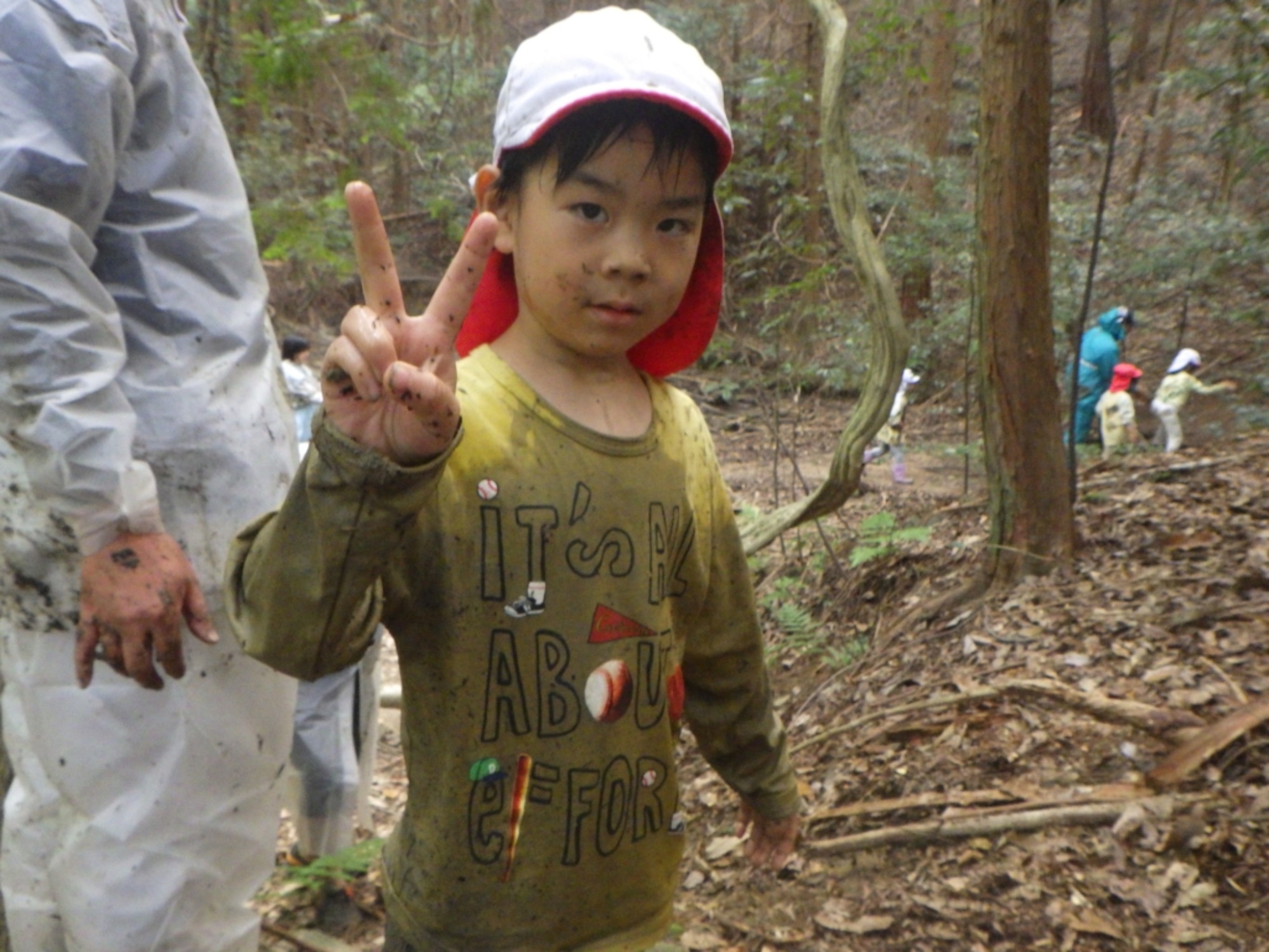 【年長】村積山　イノシシ沼　園外保育（3/4）