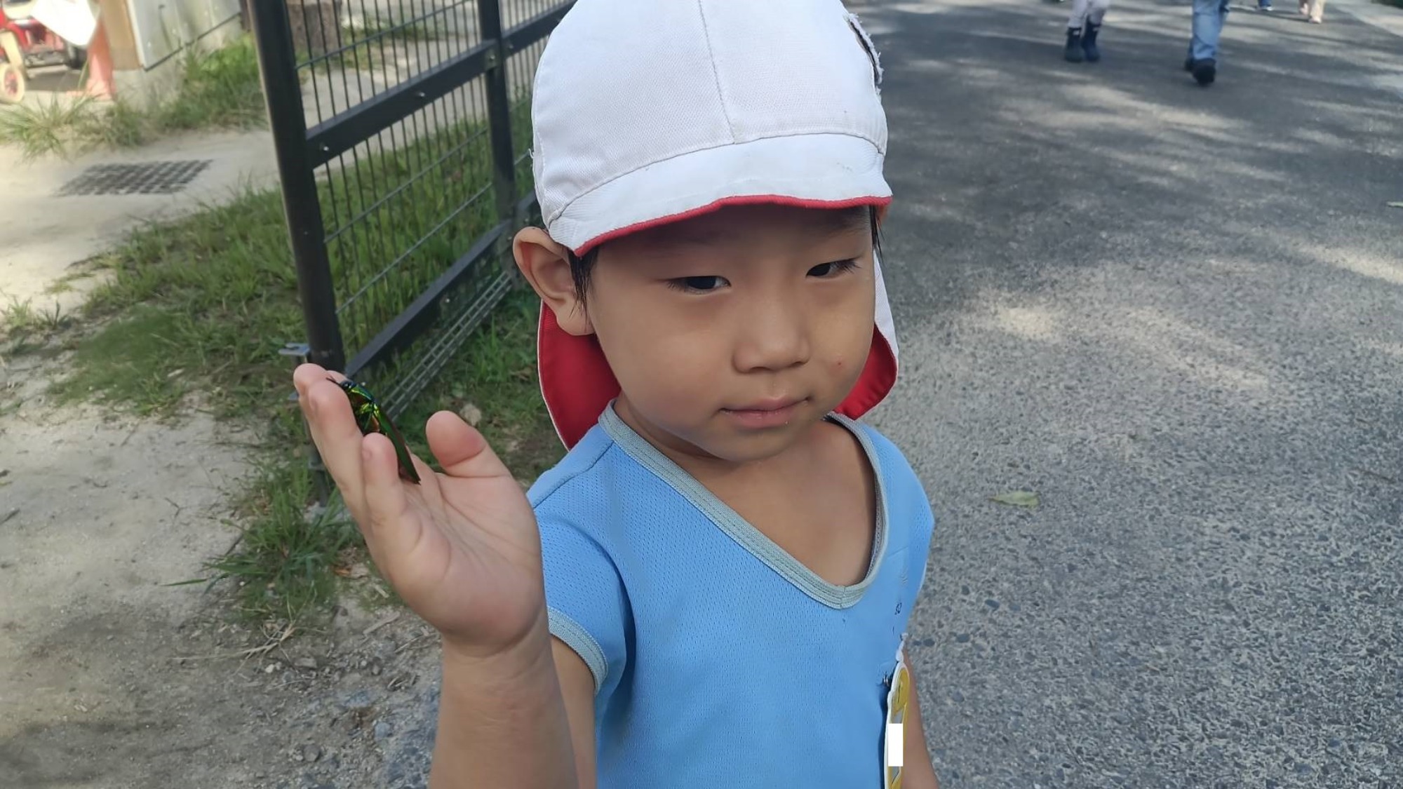 そこにいるのは…？