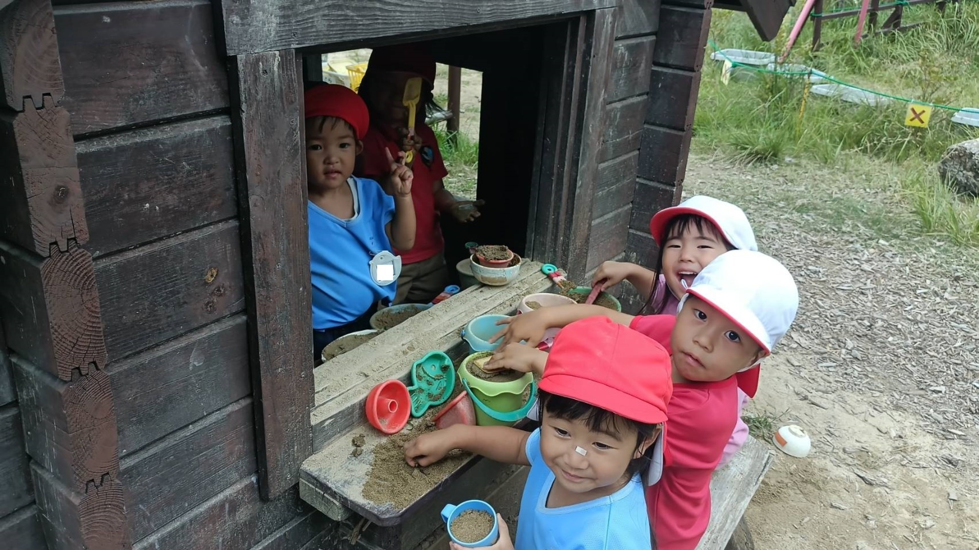 そこにいるのは…？