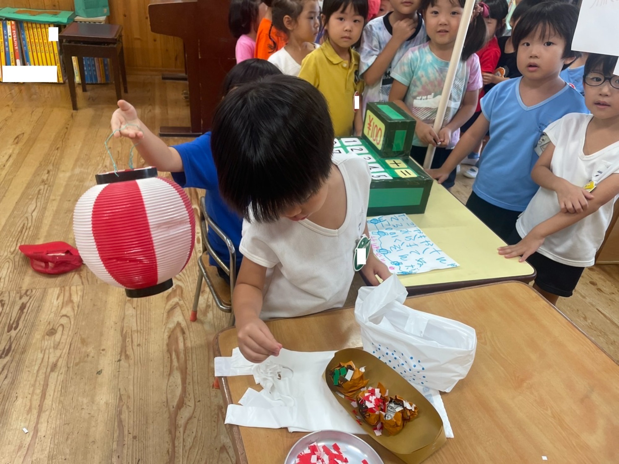 お祭りとドーナツとナナフシと花束