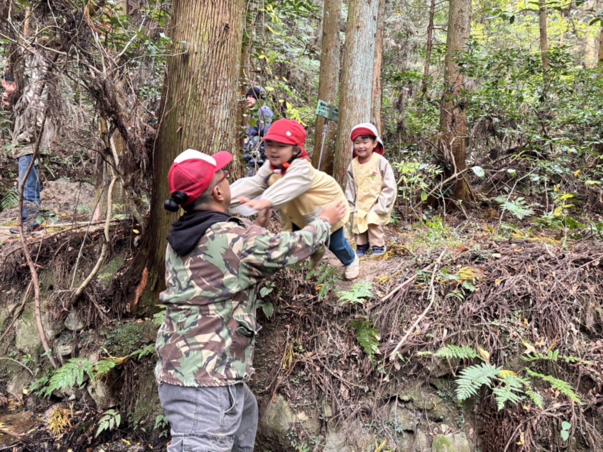 【年少】11/11　村積山　園外保育（2/3）