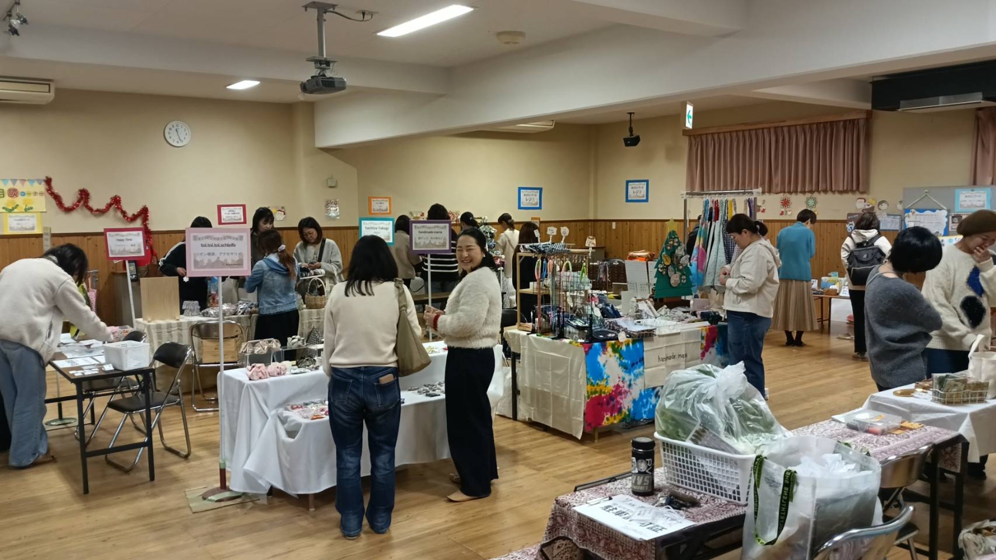 明日はPTAバザー！