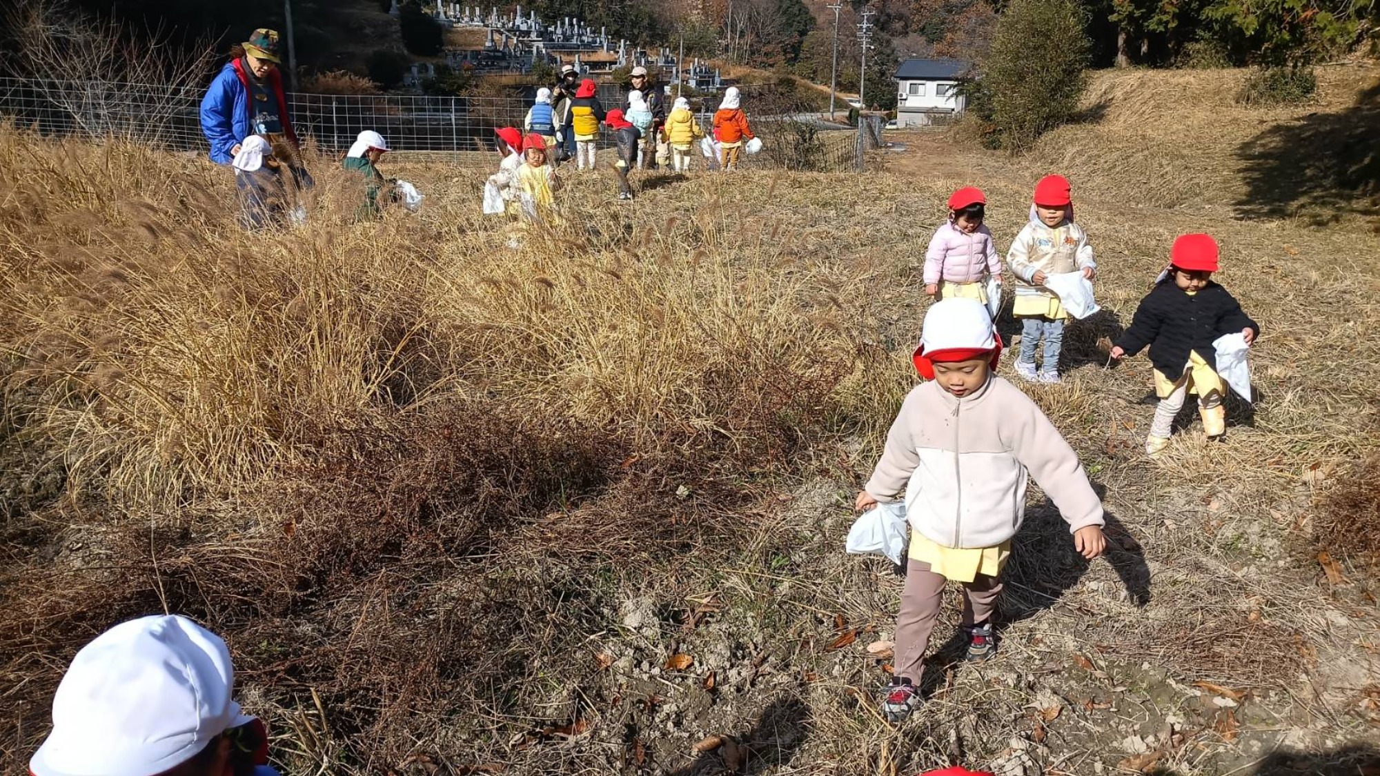 【くも】12/11 村積山 園外保育