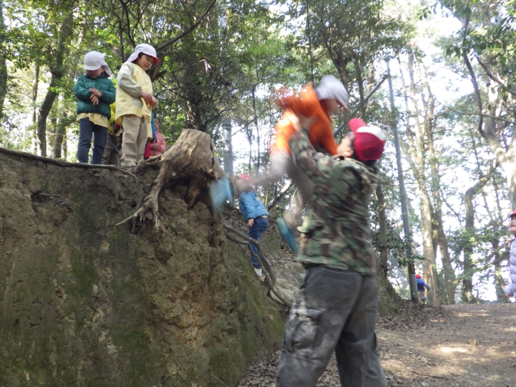 【年長】2/16　村積山　園外保育（3/4）