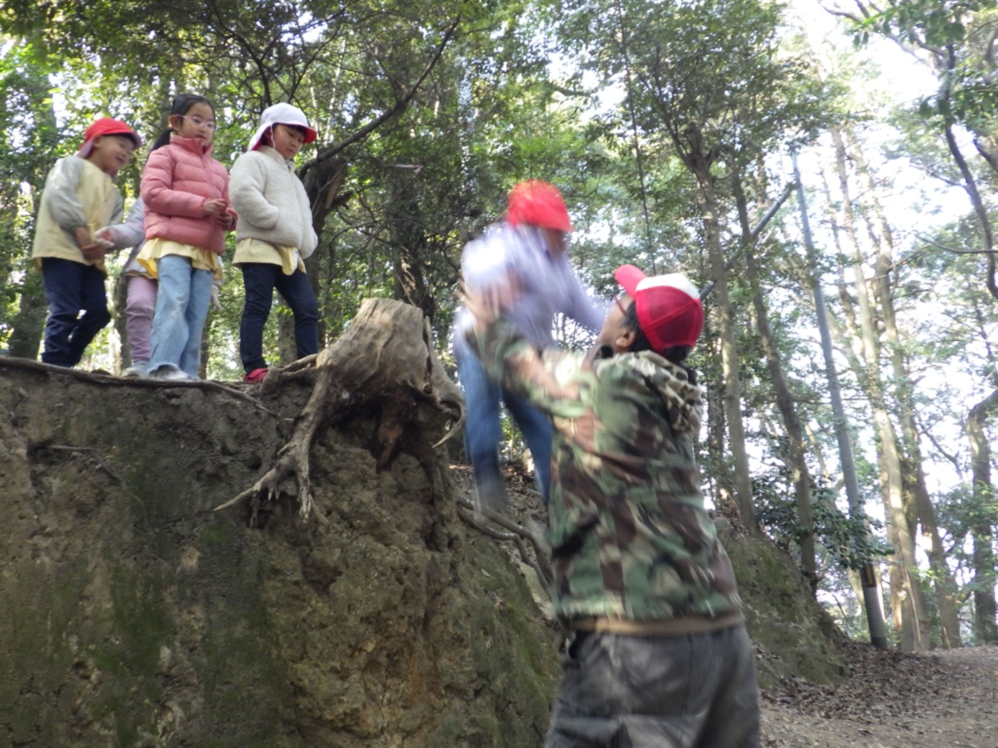 【年長】2/16　村積山　園外保育（3/4）