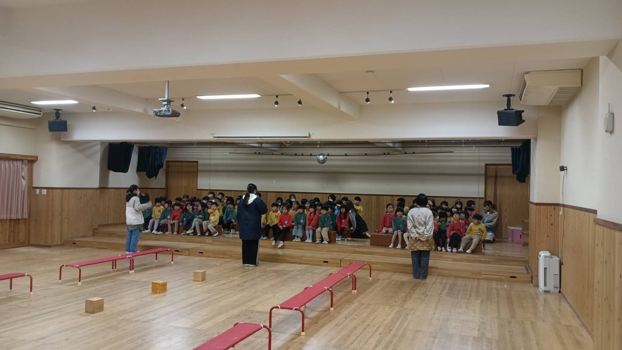 お蔵出し&卒園式練習&さるさる一座