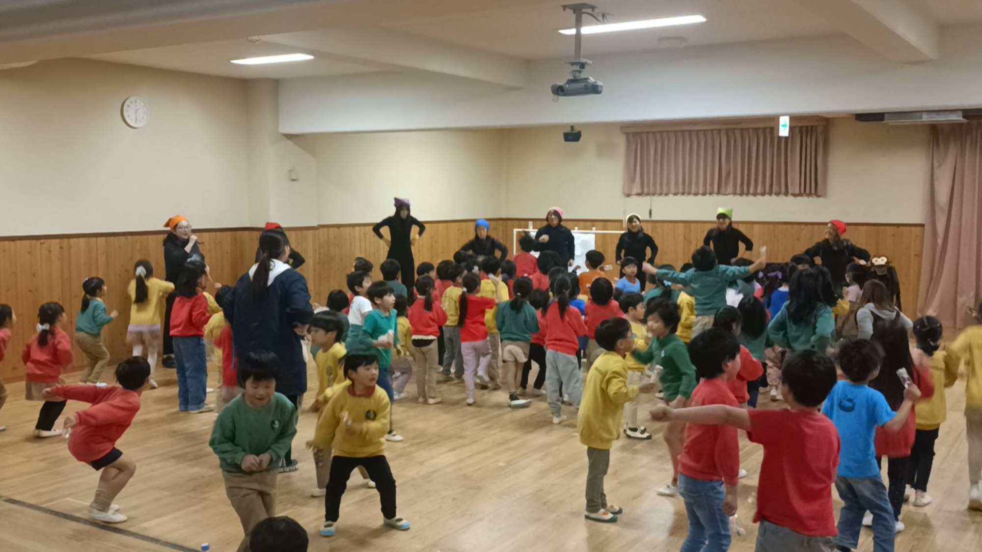 お蔵出し&卒園式練習&さるさる一座