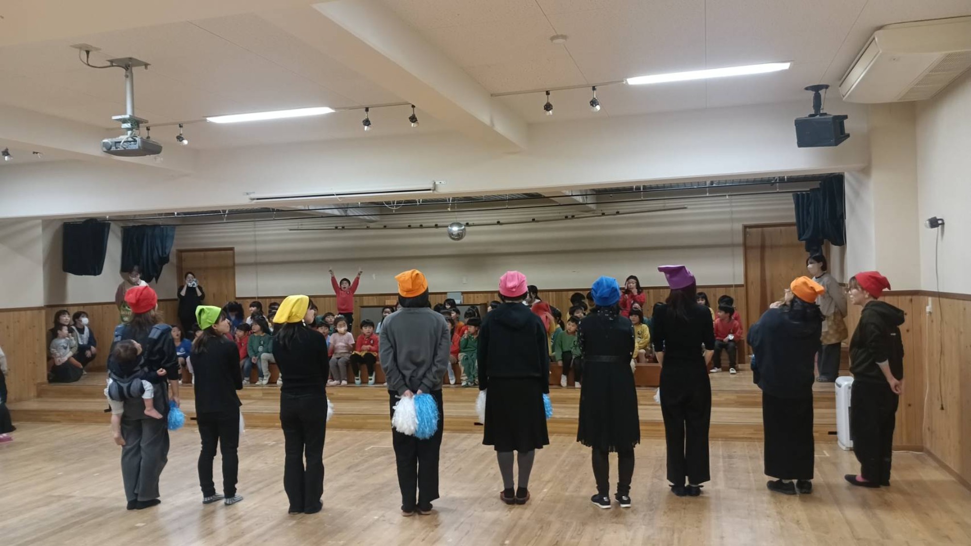 お蔵出し&卒園式練習&さるさる一座